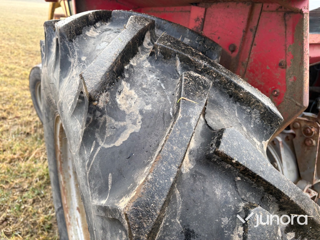 Traktor - Massey Ferguson, 550-2, Med lastare