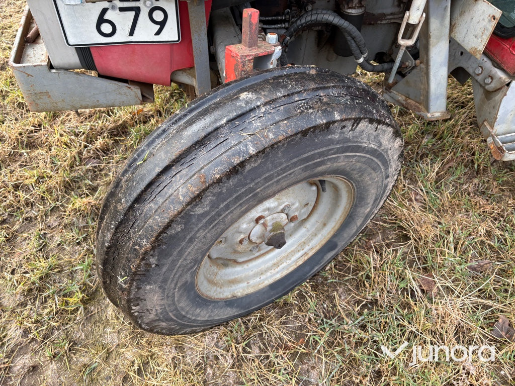 Traktor - Massey Ferguson, 550-2, Med lastare
