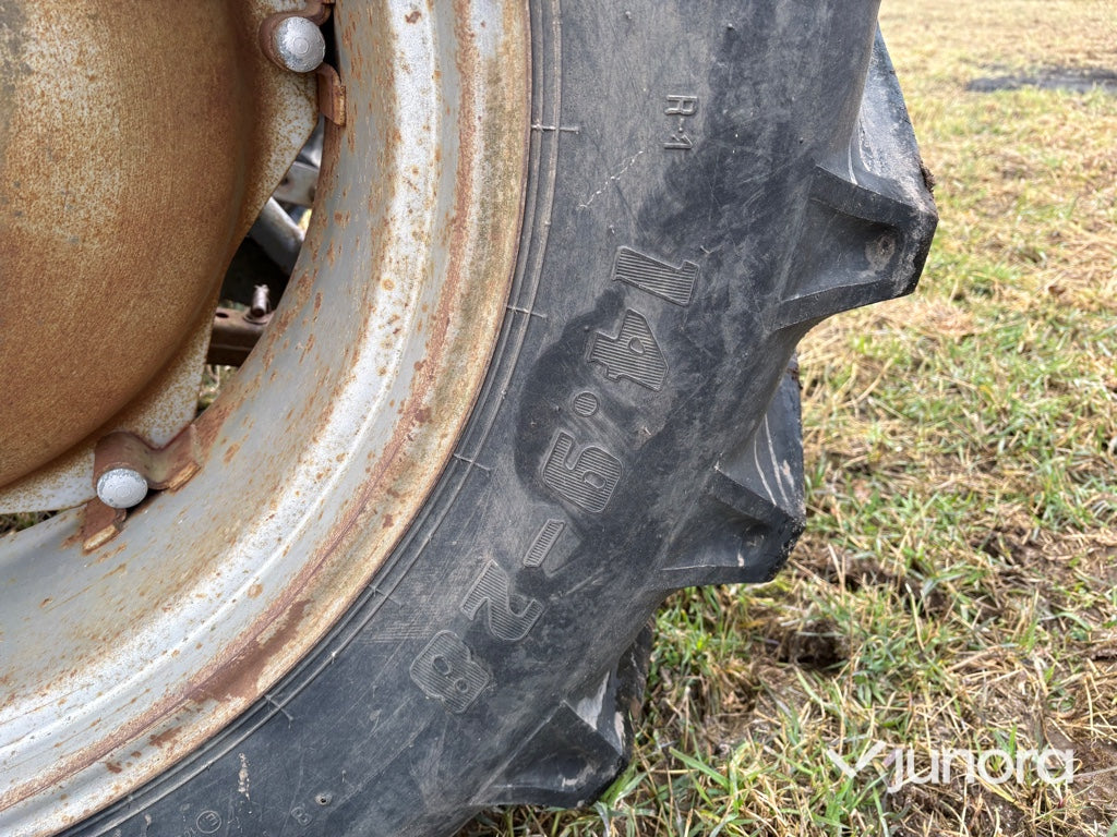Traktor - Massey Ferguson, 550-2, Med lastare