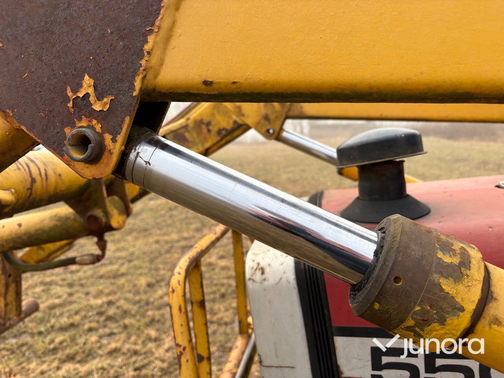 Traktor - Massey Ferguson, 550-2, Med lastare