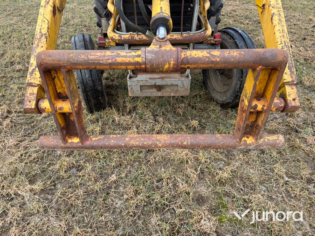 Traktor - Massey Ferguson, 550-2, Med lastare