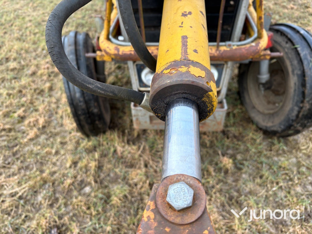 Traktor - Massey Ferguson, 550-2, Med lastare