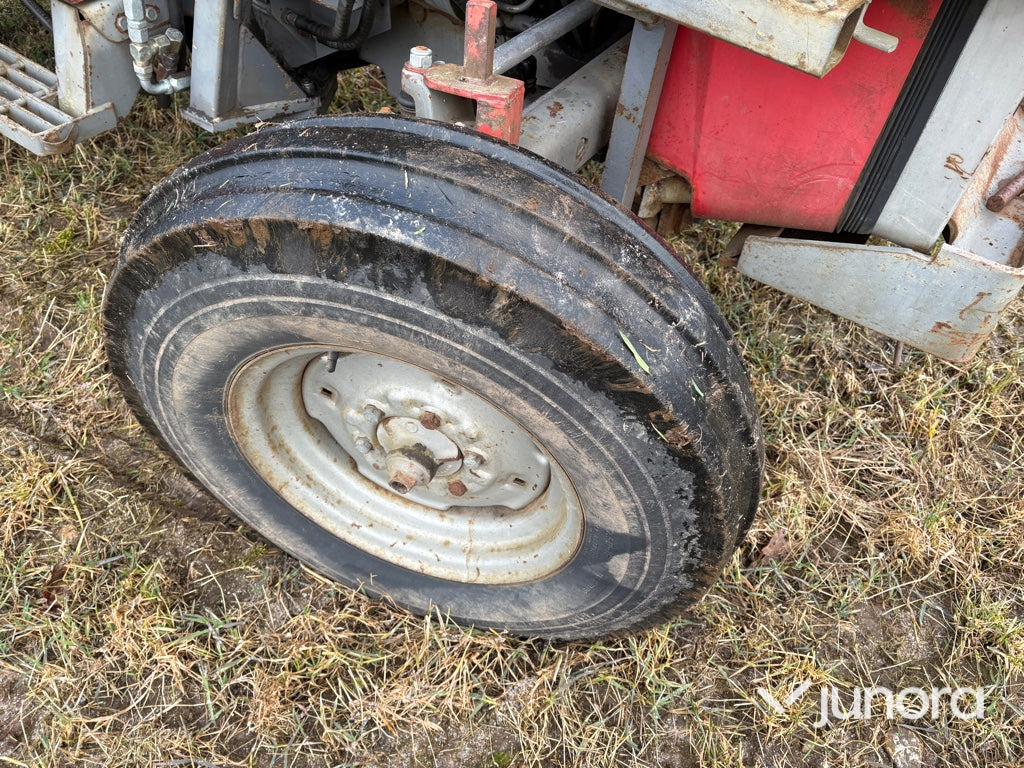 Traktor - Massey Ferguson, 550-2, Med lastare