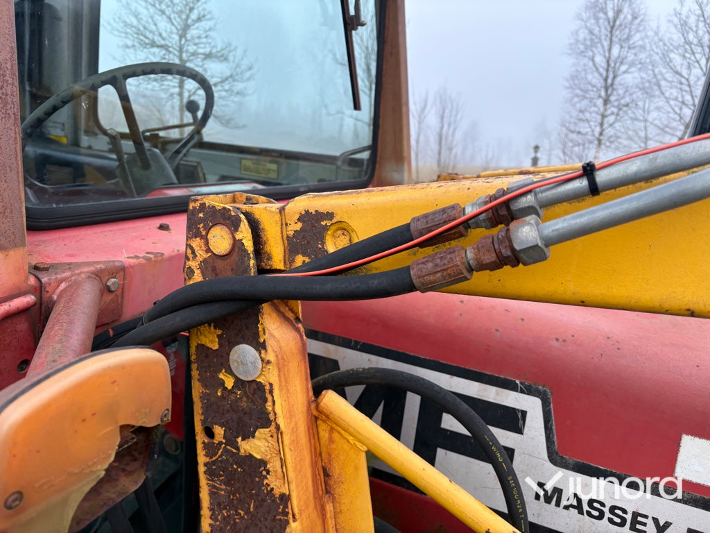 Traktor - Massey Ferguson, 550-2, Med lastare