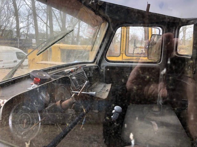 Scania  110 med tipp och kran