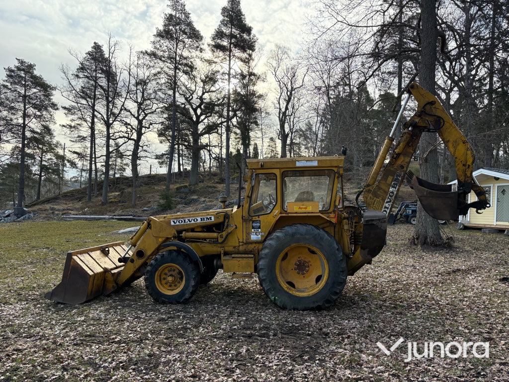 Traktorgrävare - Volvo, BM GM 616, Med redskap