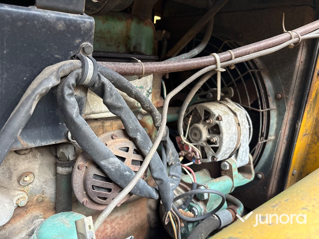 Traktorgrävare - Volvo, BM GM 616, Med redskap