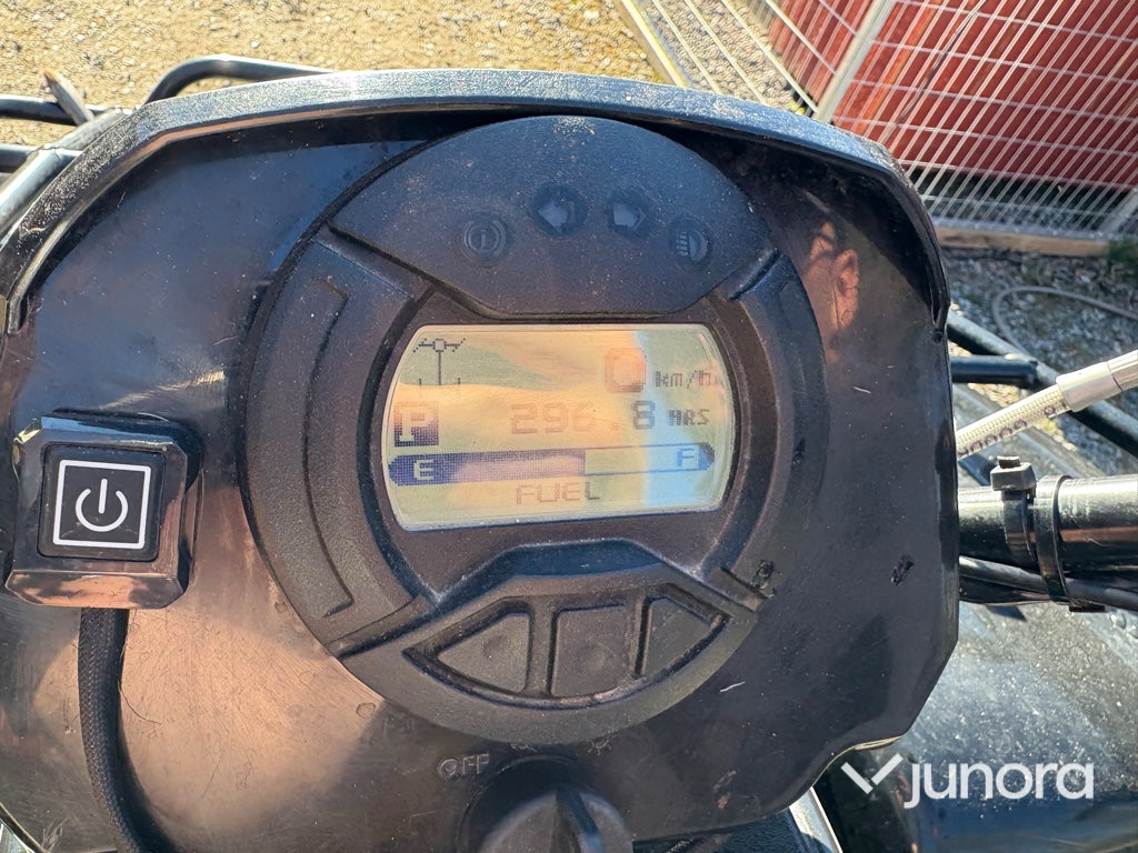 ATV - Arctic, TBX 700 XT, Med vagn + plogblad