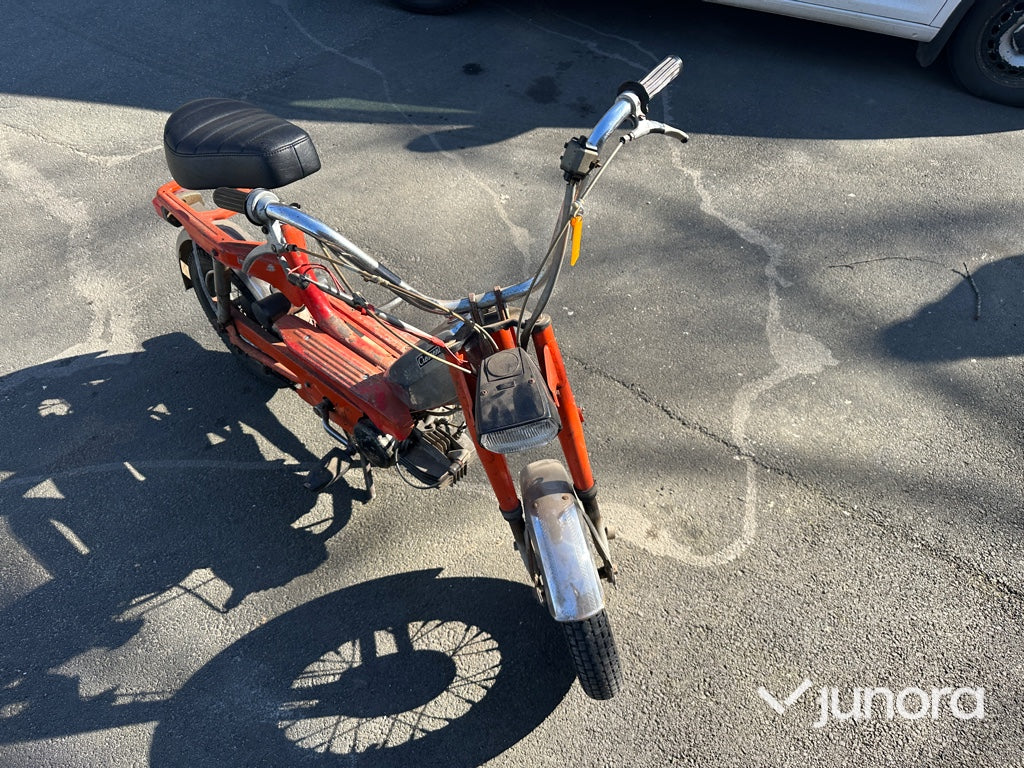 Moped - Crescent
