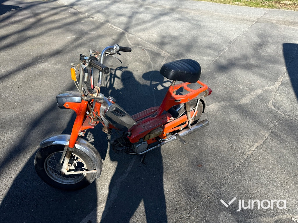 Moped - Crescent