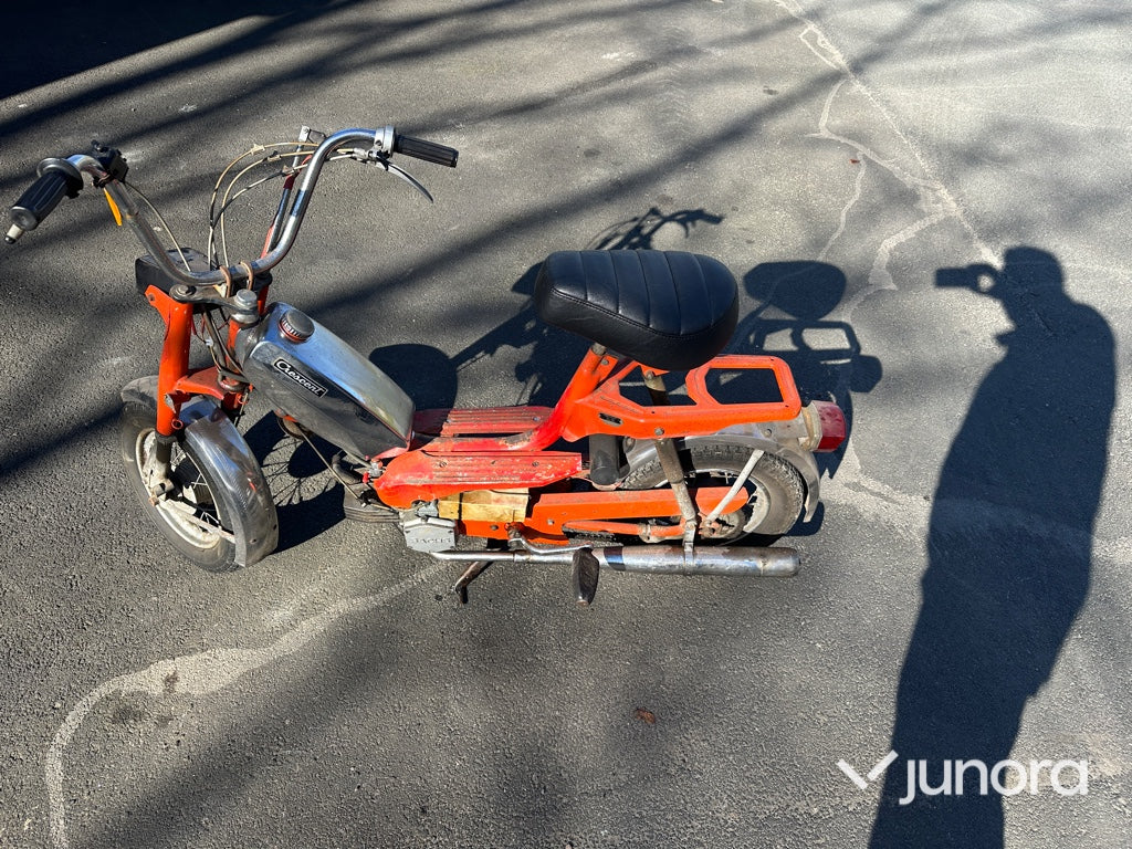 Moped - Crescent