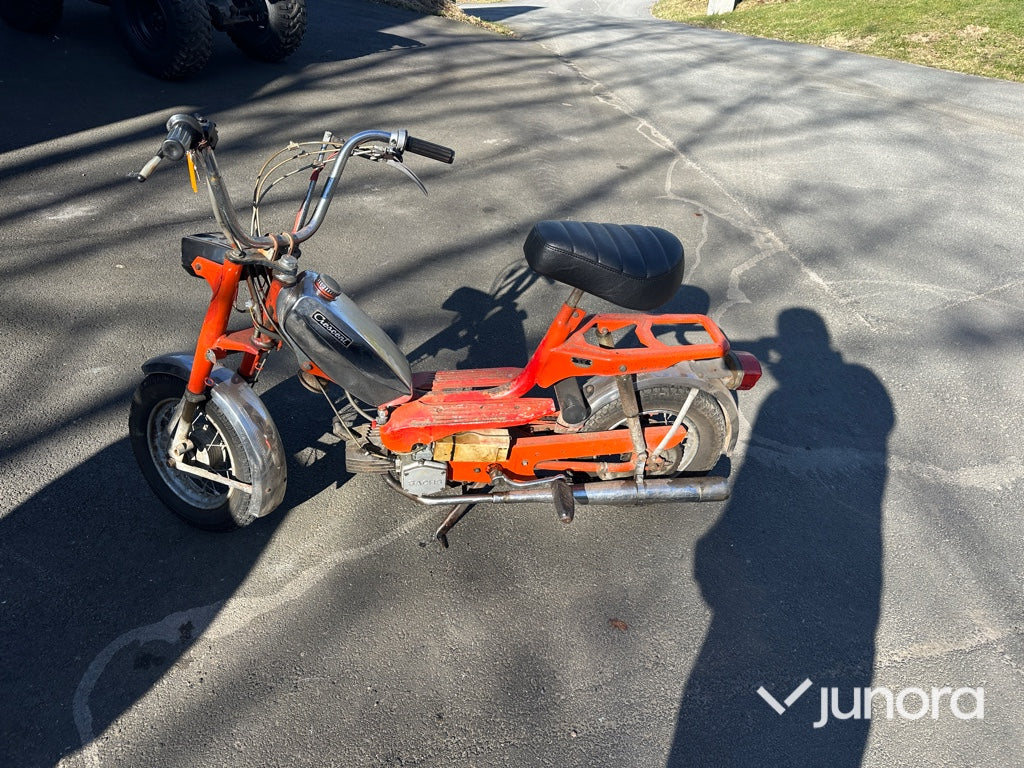Moped - Crescent