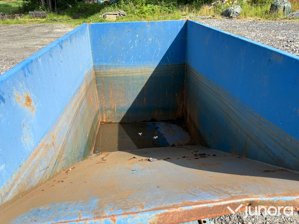 Container