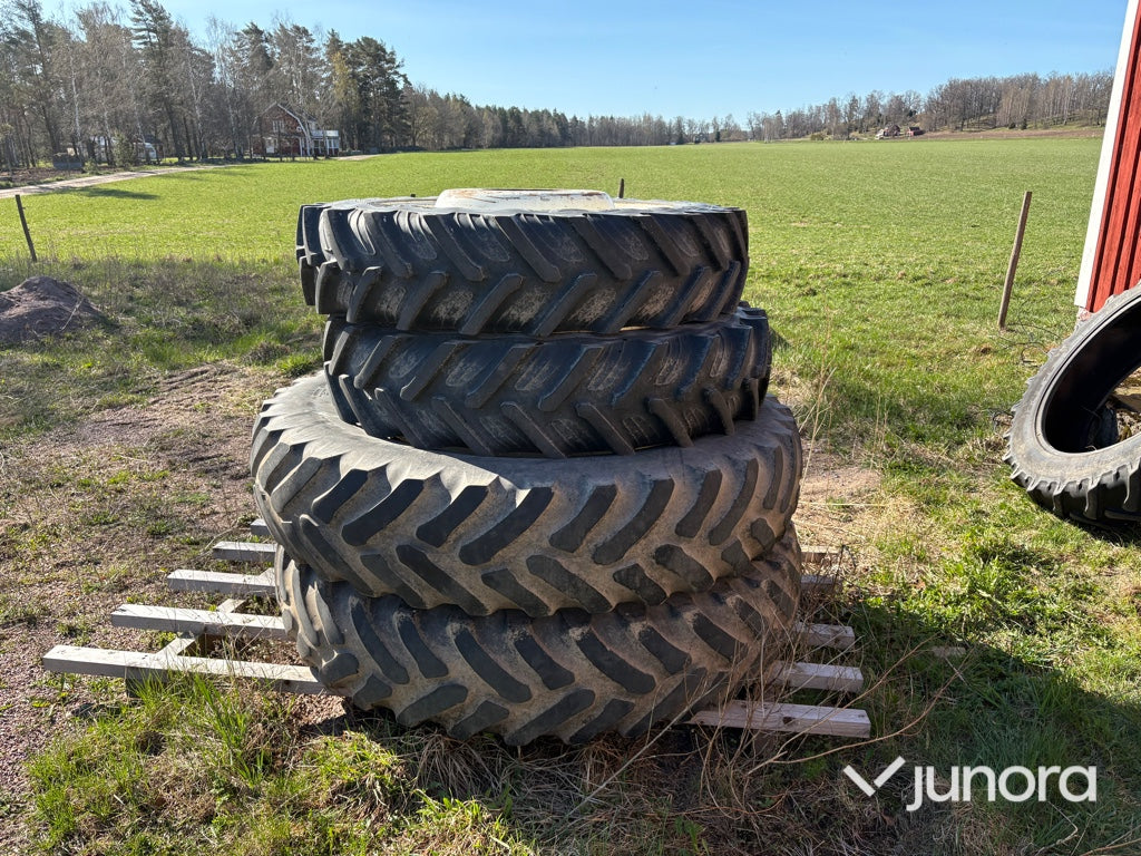 Traktorhjul - Trelleborg, TM800, Komplett uppsättning
