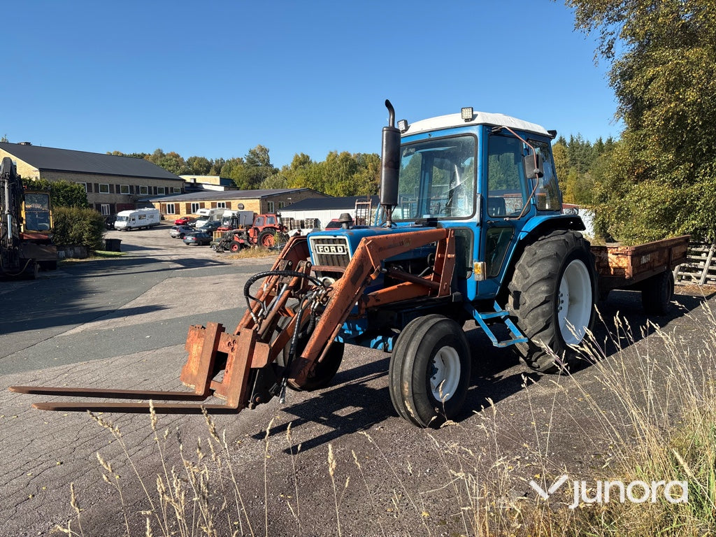 Traktor Ford 5600 DP med tippvagn