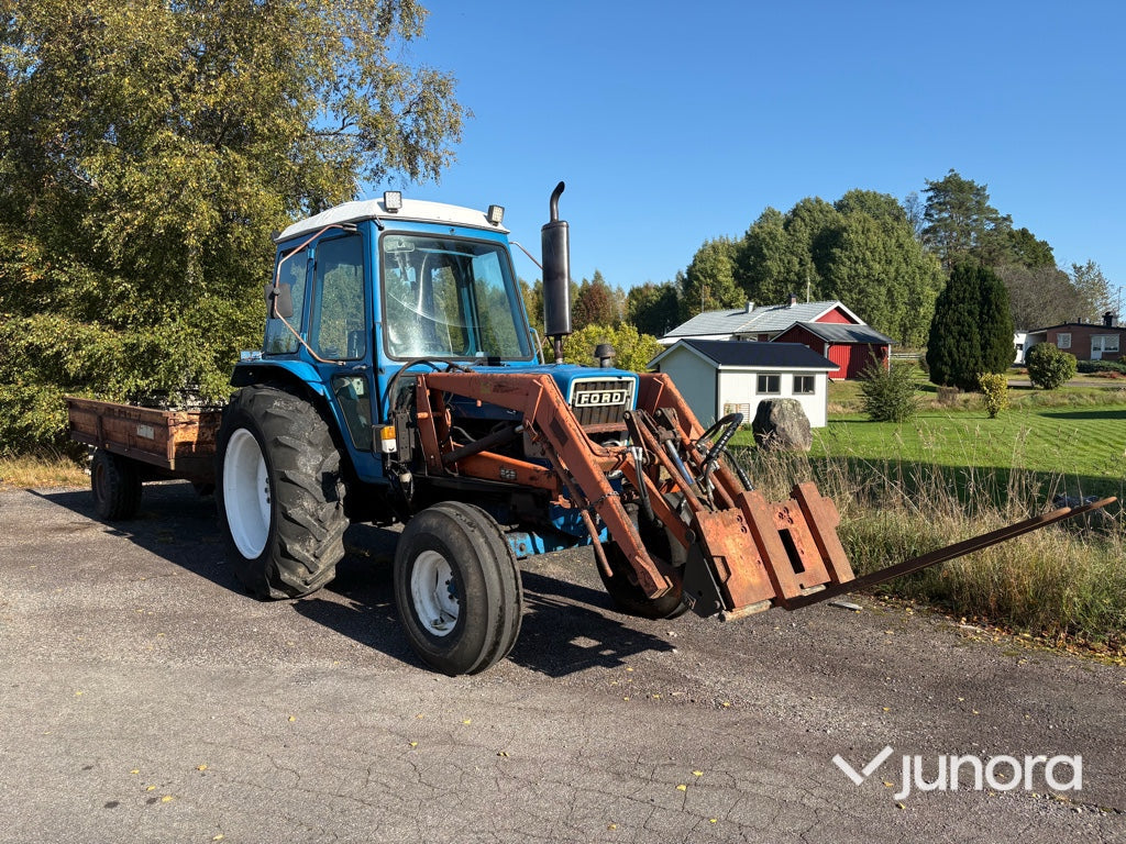 Traktor Ford 5600 DP med tippvagn