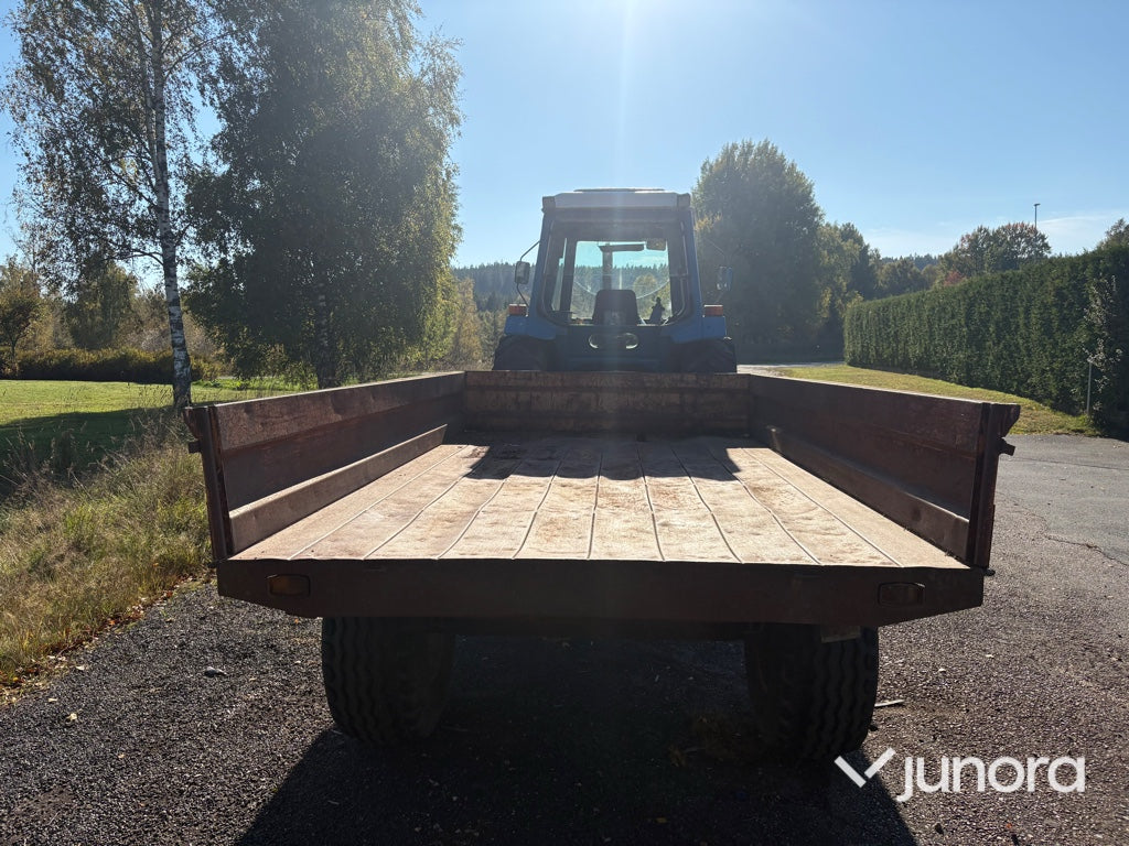 Traktor Ford 5600 DP med tippvagn