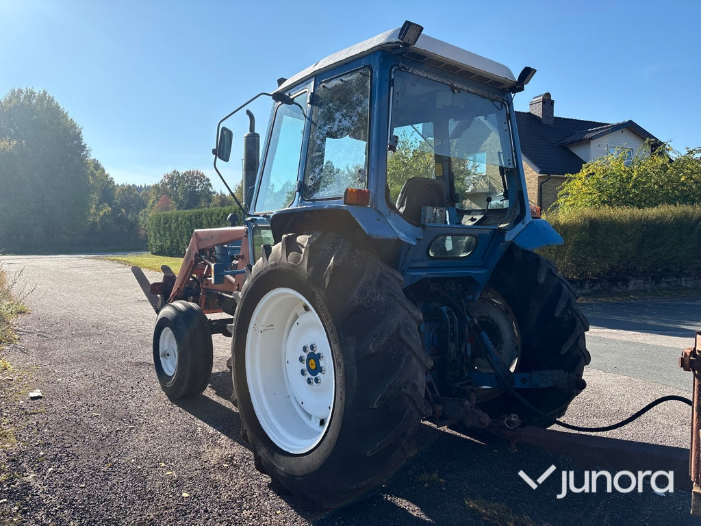 Traktor Ford 5600 DP med tippvagn