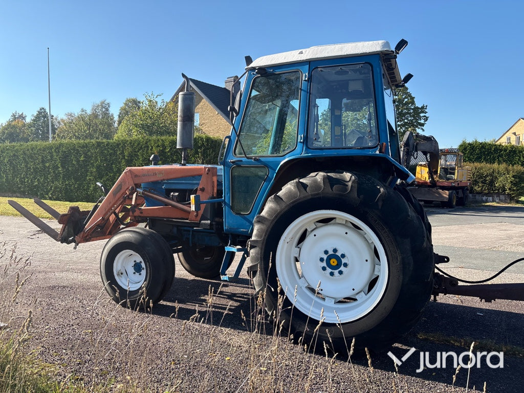 Traktor Ford 5600 DP med tippvagn