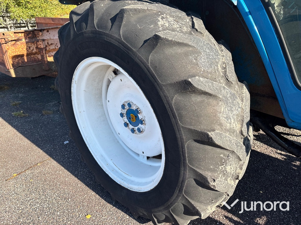 Traktor Ford 5600 DP med tippvagn