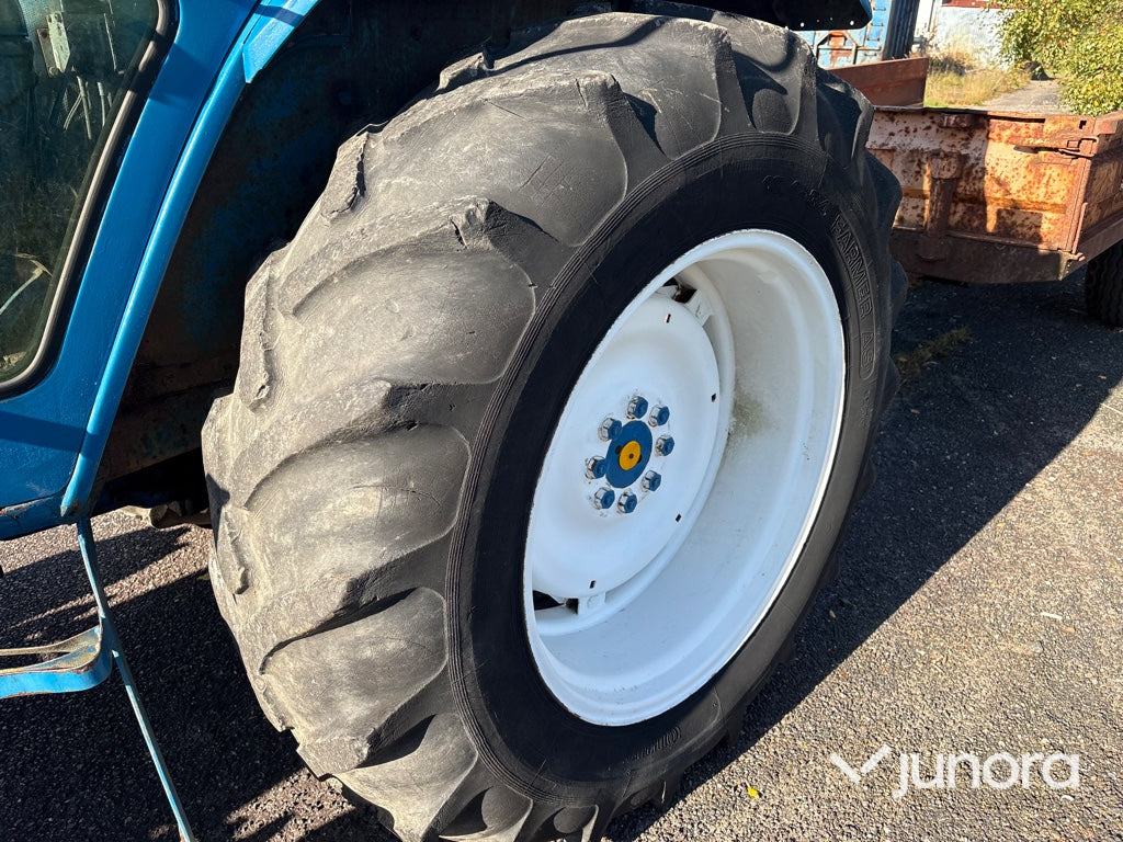 Traktor Ford 5600 DP med tippvagn
