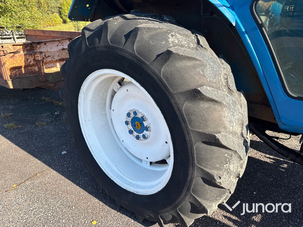 Traktor Ford 5600 DP med tippvagn