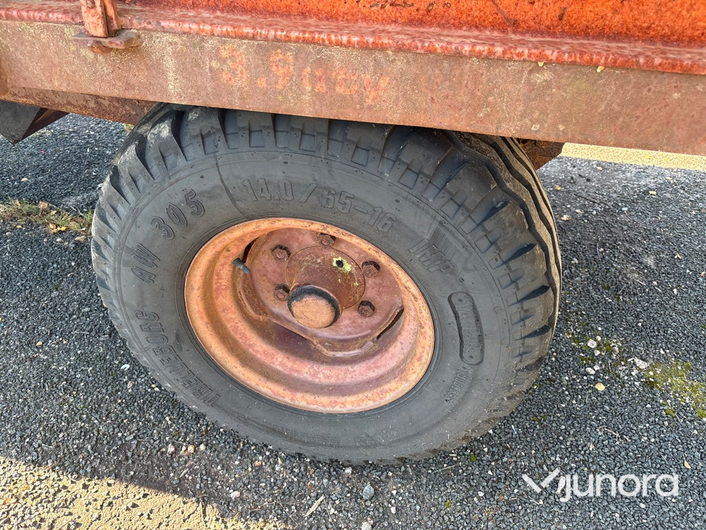 Traktor Ford 5600 DP med tippvagn