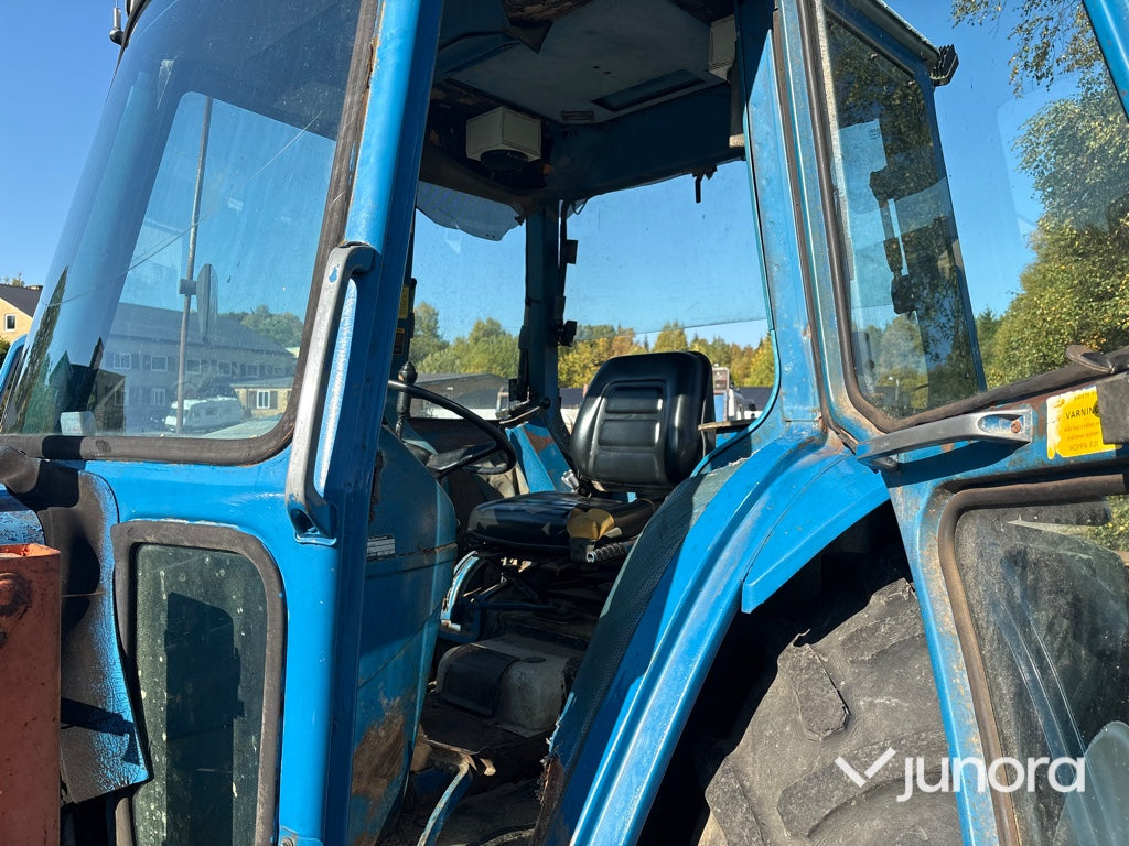 Traktor Ford 5600 DP med tippvagn