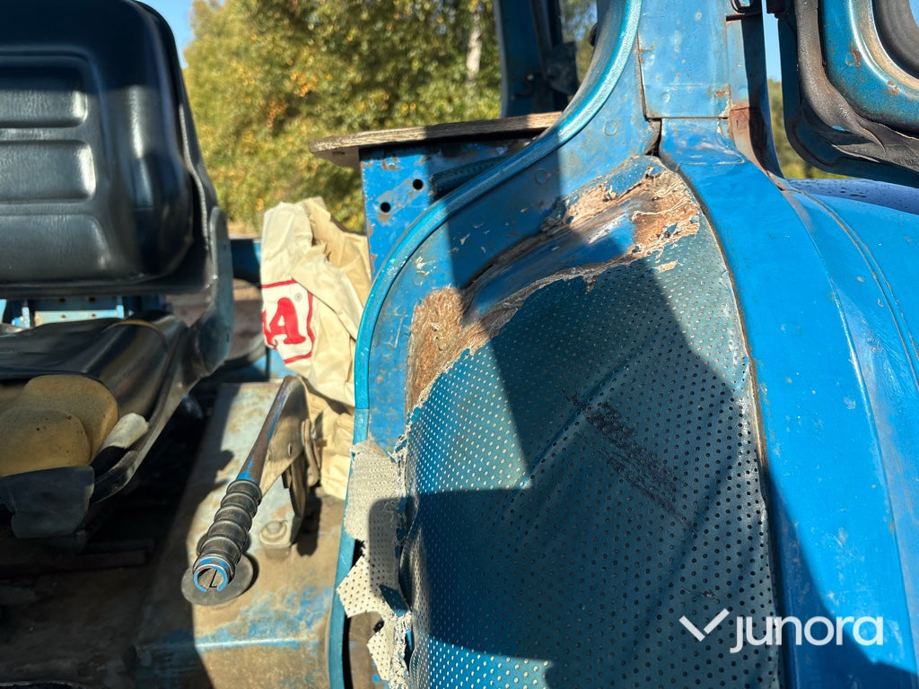 Traktor Ford 5600 DP med tippvagn