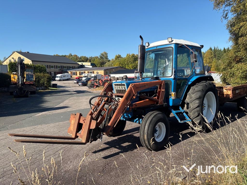 Traktor Ford 5600 DP med tippvagn
