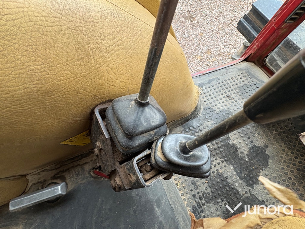 Traktor – International 844 AXL med Ålö Quicke 3360 WS lastare