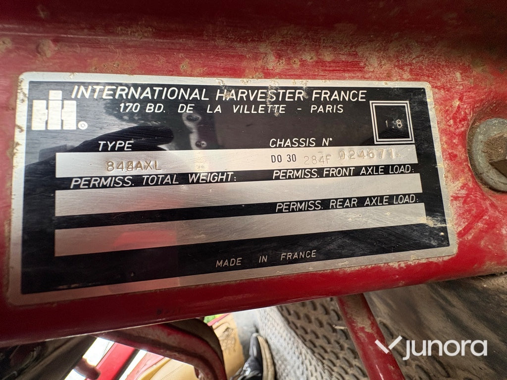 Traktor – International 844 AXL med Ålö Quicke 3360 WS lastare
