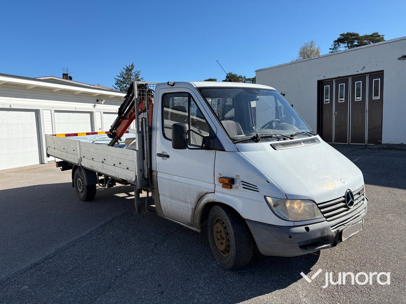Lastbil - Mercedes-Benz 311 CDI med kran