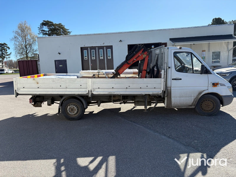 Lastbil - Mercedes-Benz 311 CDI med kran