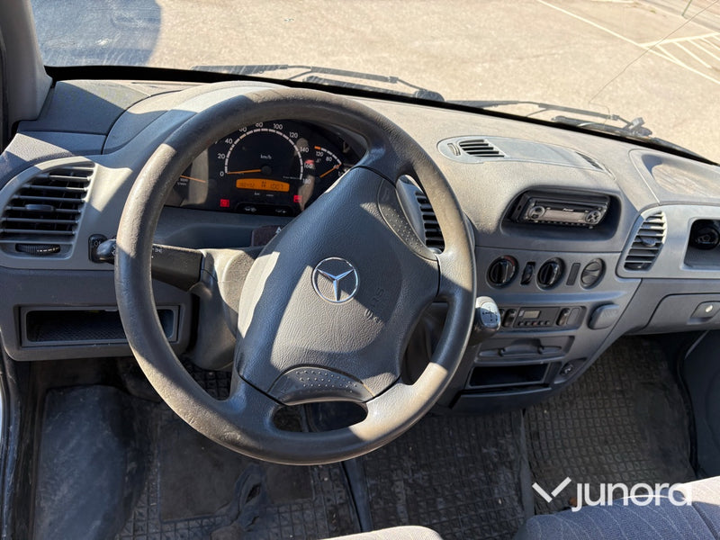 Lastbil - Mercedes-Benz 311 CDI med kran