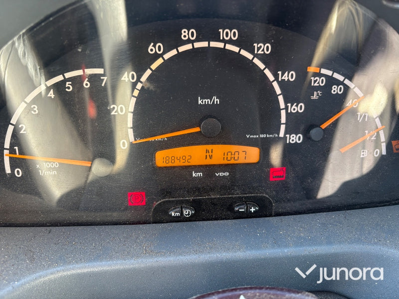 Lastbil - Mercedes-Benz 311 CDI med kran