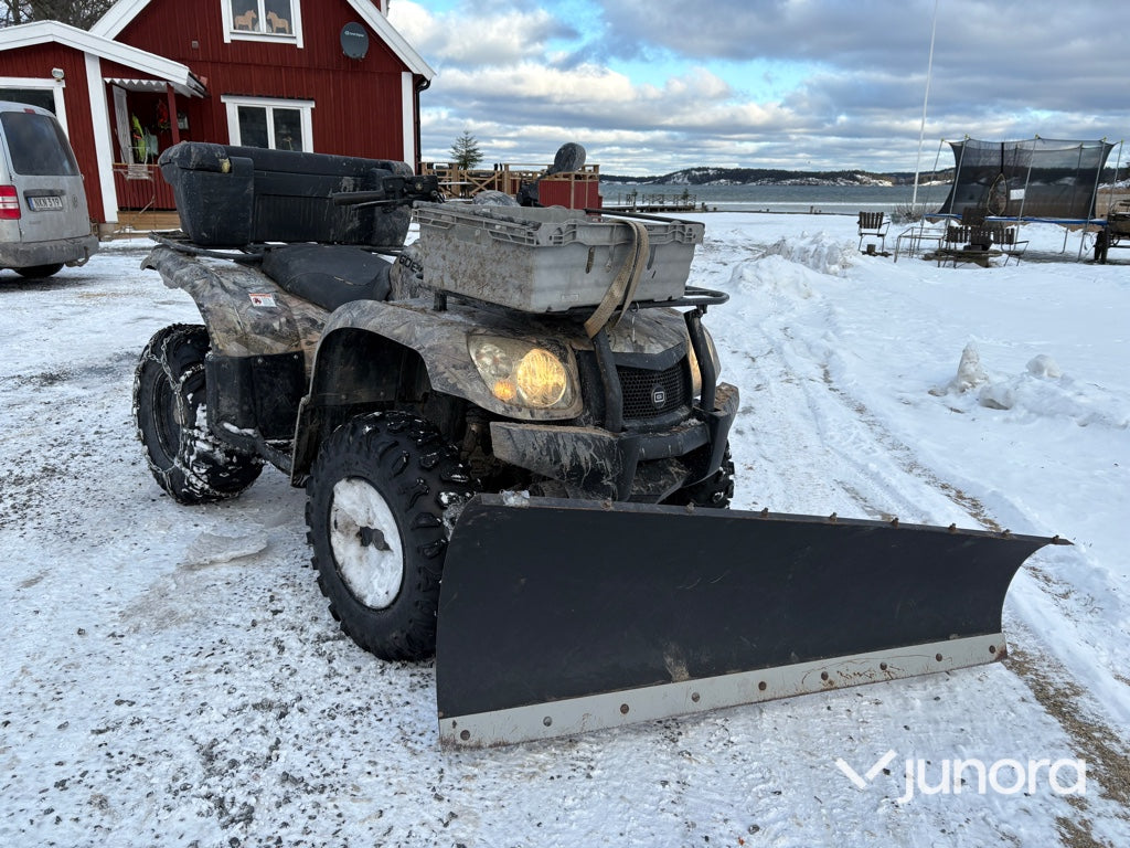 Fyrhjuling - CF GOES 520 med snöplog