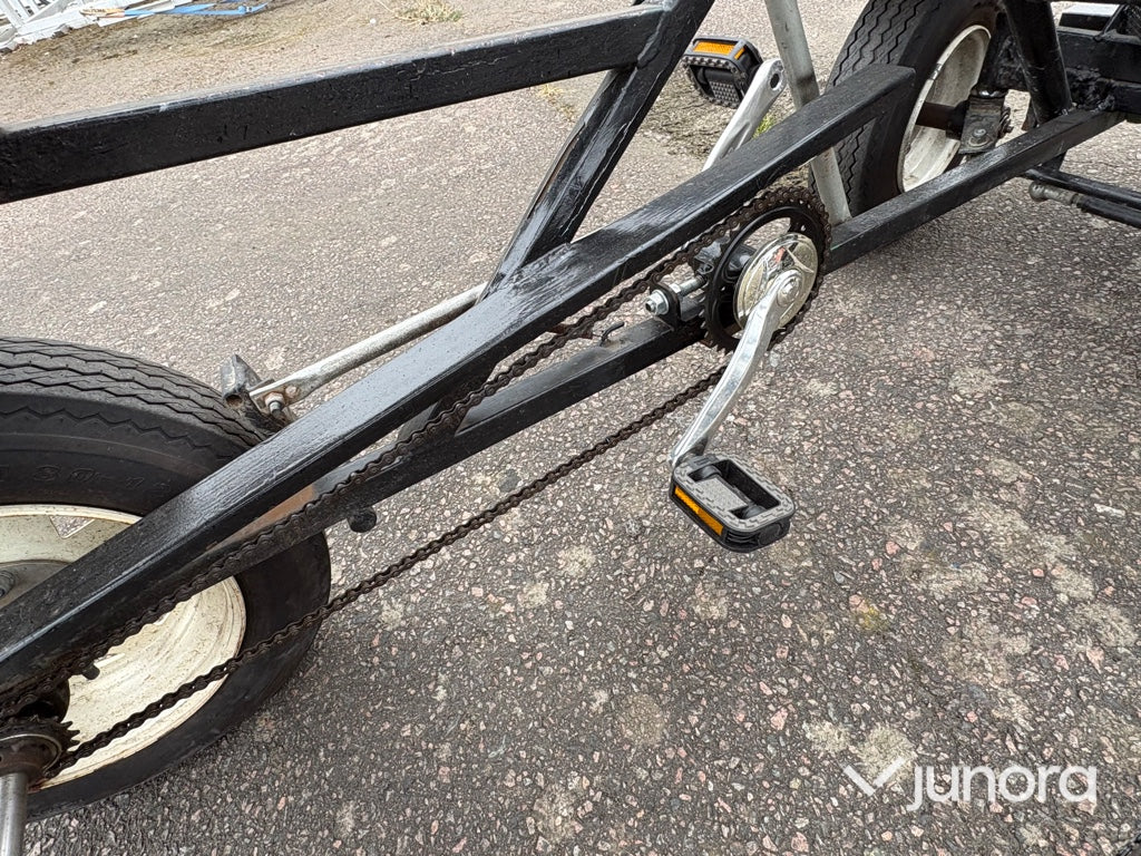 Trampbil / Cykelbil 2-sitsig med lastytor