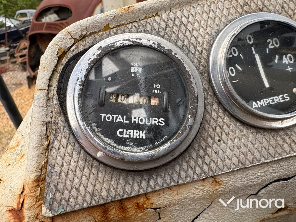 Truck - Clark