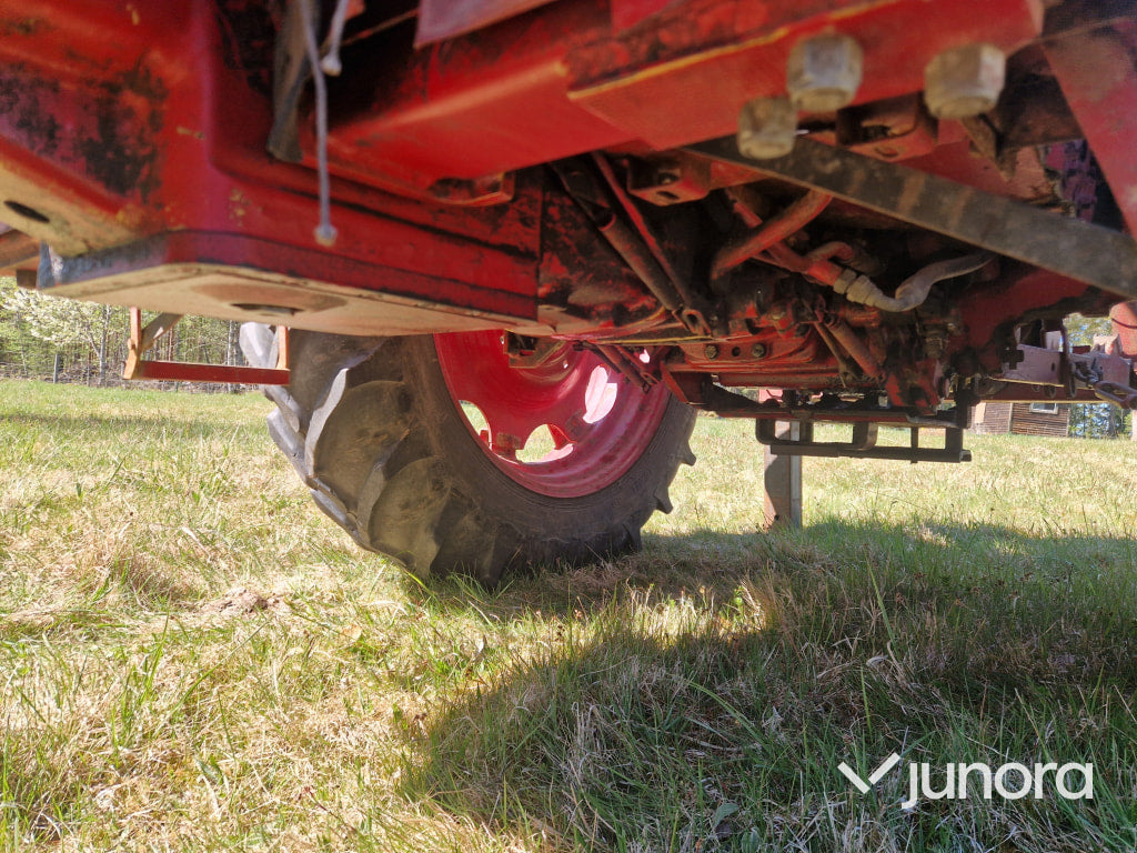 Traktor - Volvo BM 430 med Lima kran