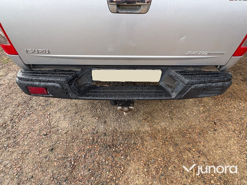 Isuzu Crew 3.0 AT