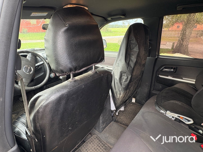 Isuzu Crew 3.0 AT