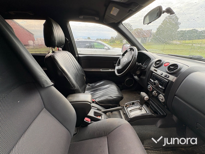 Isuzu Crew 3.0 AT
