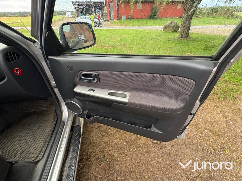 Isuzu Crew 3.0 AT