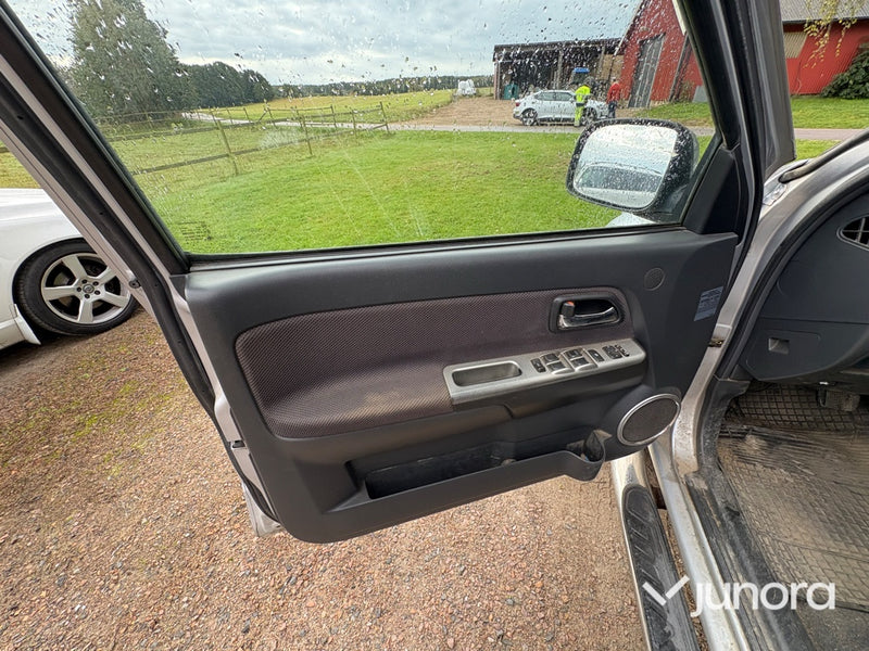 Isuzu Crew 3.0 AT