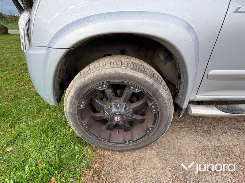 Isuzu Crew 3.0 AT
