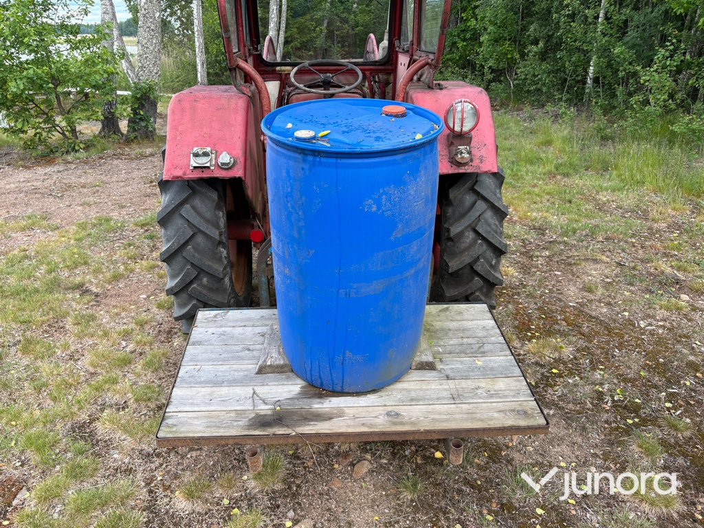 Traktor - McCormick International B-414, med Ålö Frontlastare
