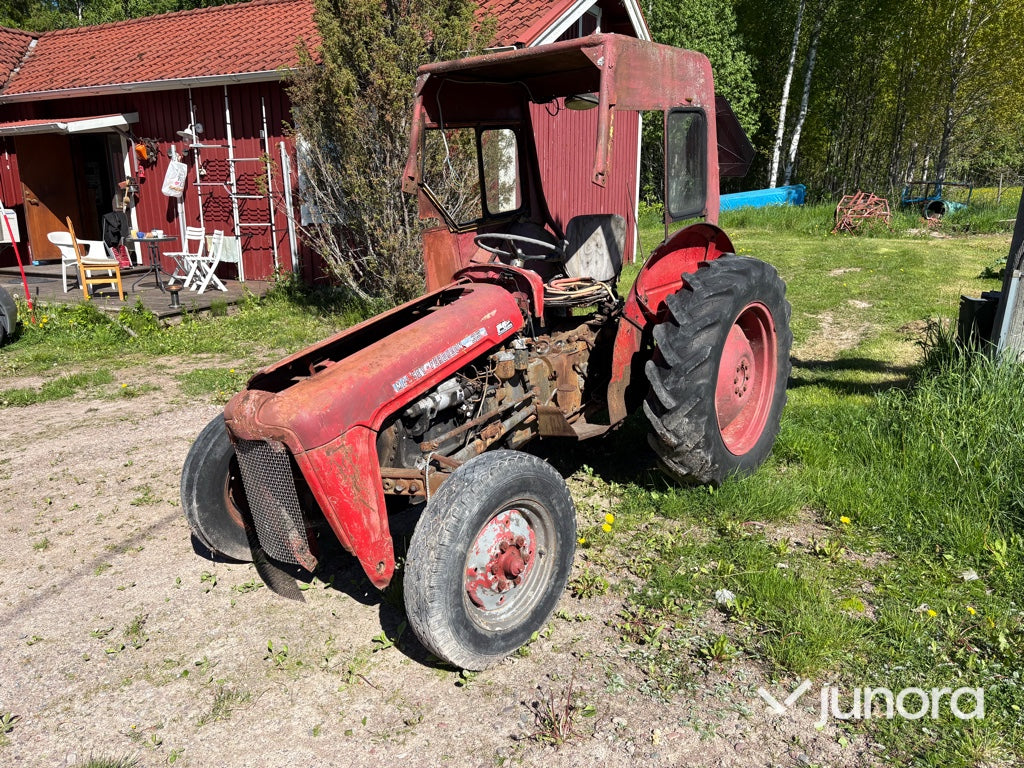 Traktor - Massey Ferguson, 35