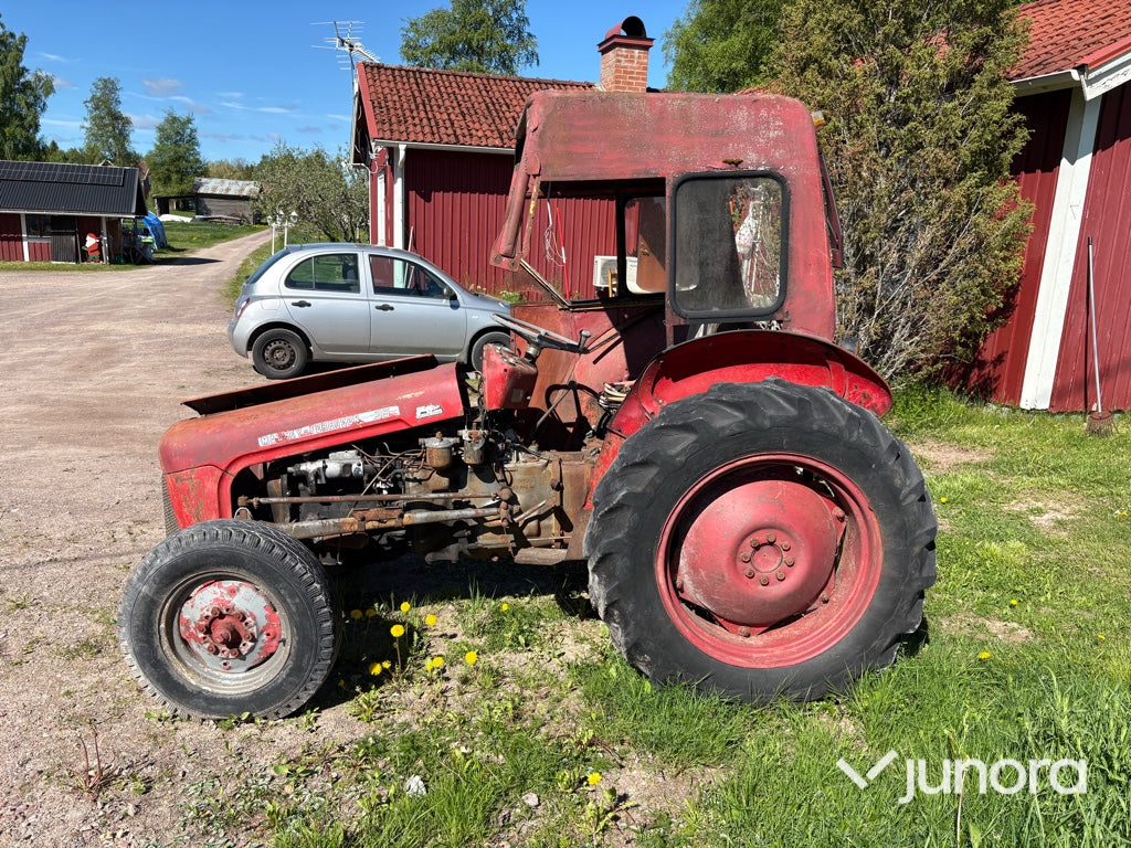 Traktor - Massey Ferguson, 35