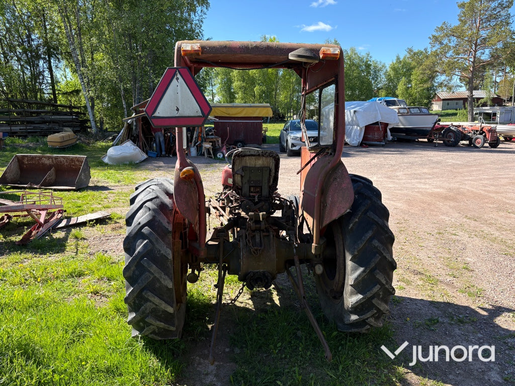 Traktor - Massey Ferguson, 35